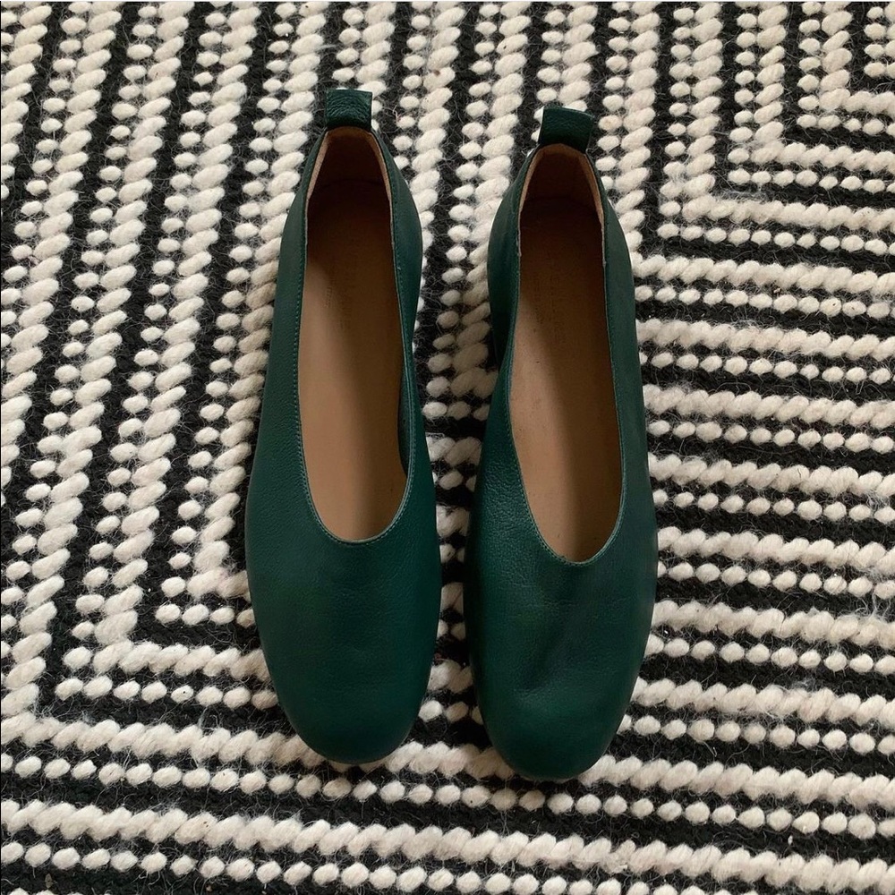 Everlane Italian Leather Day Glove Flats